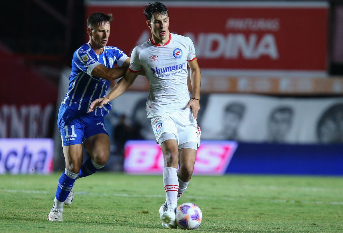 Godoy Cruz fue superado por Argentinos Juniors en el estadio Diego Armando Maradona
