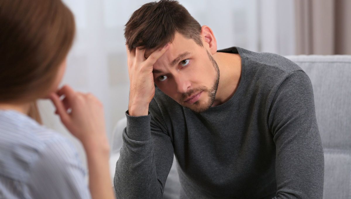 La cuestión de por qué los hombres abandonan a las mujeres que aman es compleja y está cargada de emociones La cuestión de por qué los hombres abandonan a las mujeres que aman es compleja y está cargada de emociones