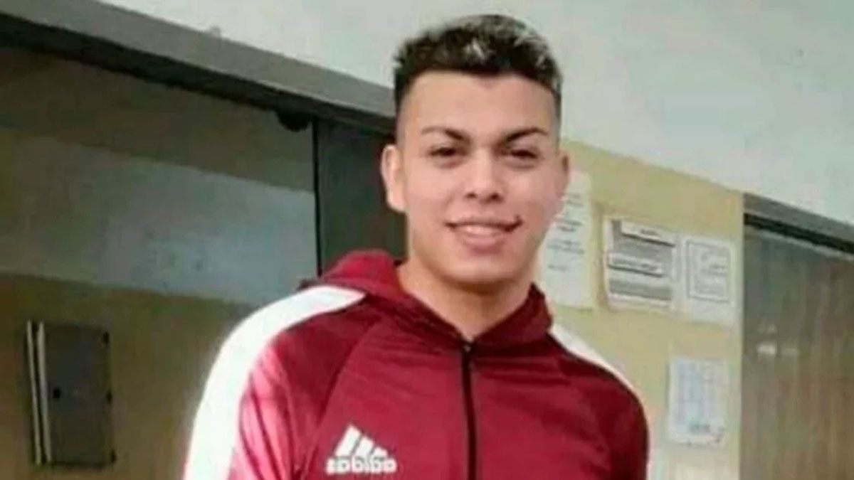 Brandon Tomás Ledesma fue condenado a 20 años de prisión por la muerte de Jeremías Fredes. Brandon Tomás Ledesma fue condenado a 20 años de prisión por la muerte de Jeremías Fredes.