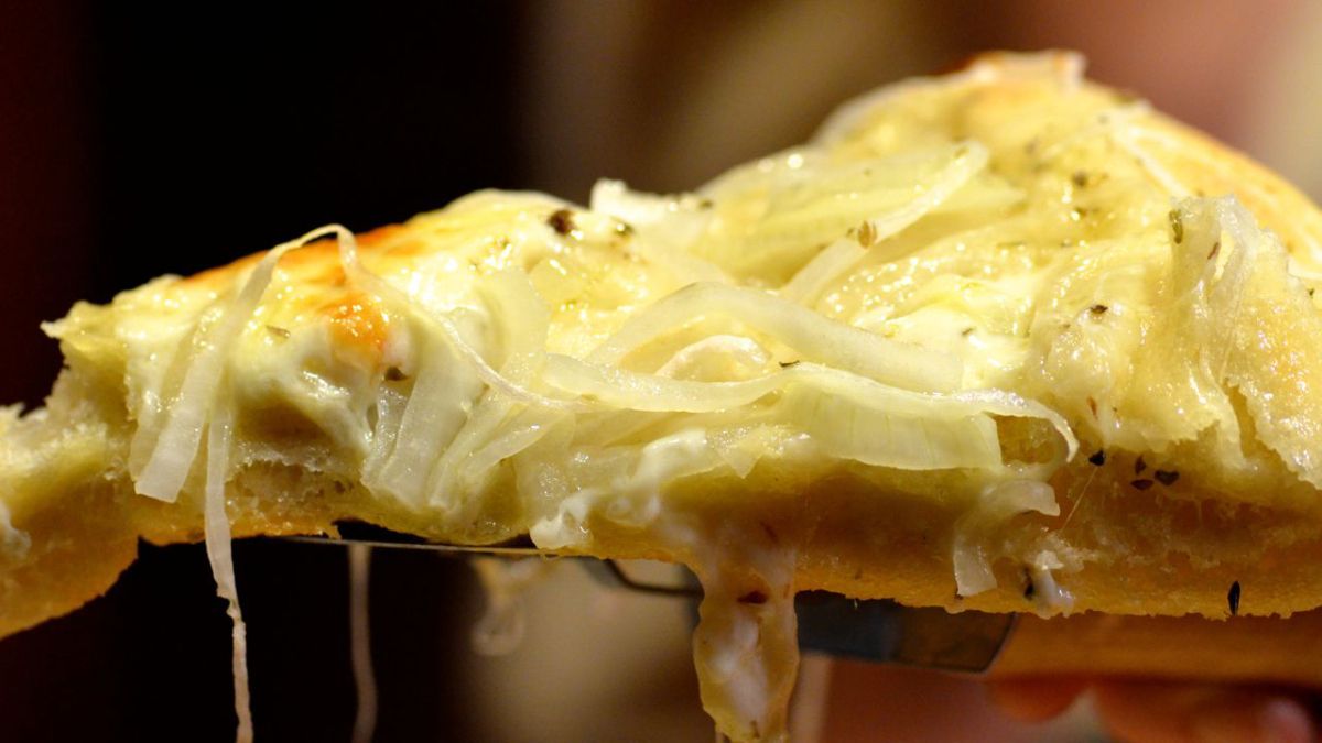 Recetas: cómo hacer pizza fugazzeta riquísima, rápida y fácil en 20 minutos. Foto: gentileza feralf. Recetas: cómo hacer pizza fugazzeta riquísima, rápida y fácil en 20 minutos. Foto: gentileza feralf.