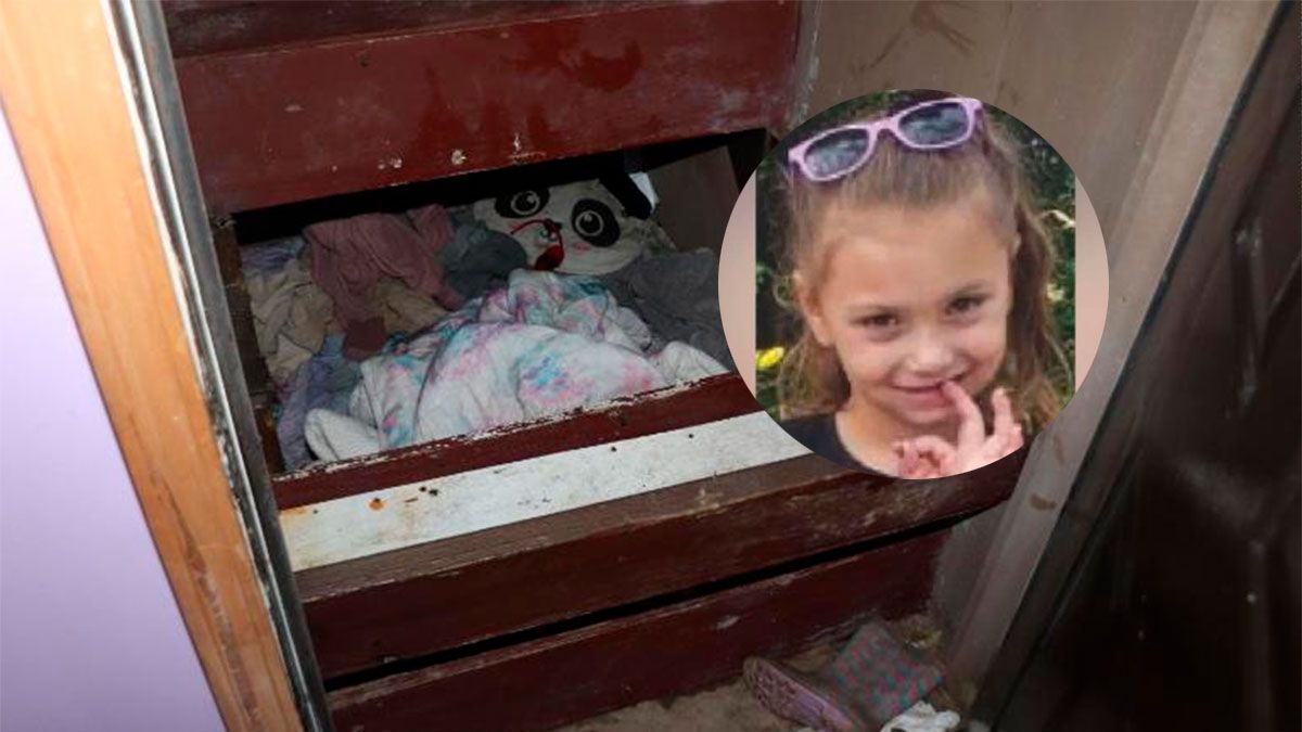 La pequeña fue hallada con vida en un habitáculo oculto en su casa﻿.