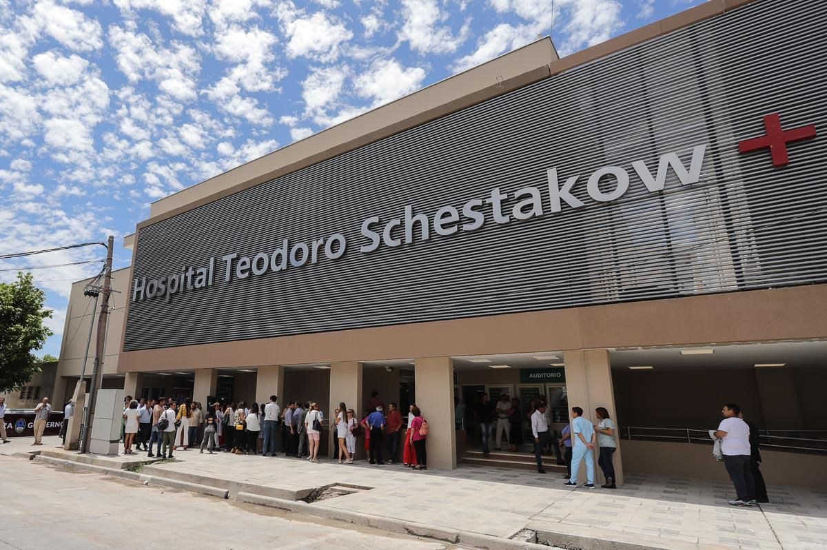 En San Rafael. Video: quiso frenar un femicidio y recibió un hachazo.