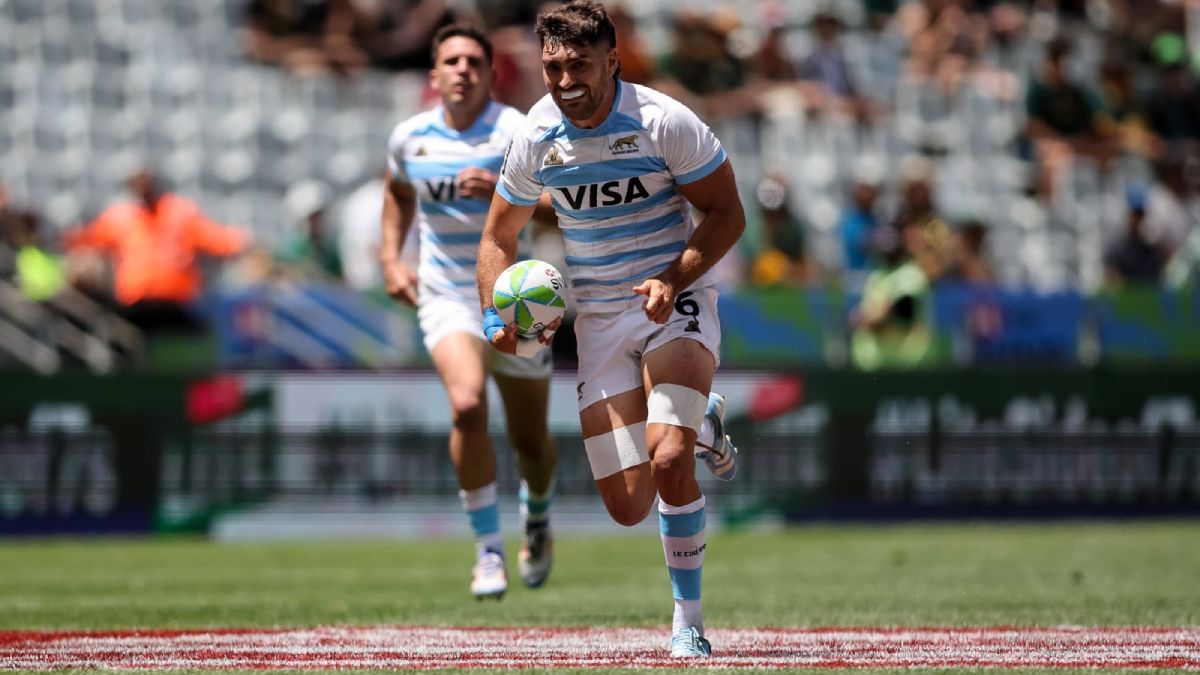 Los Pumas 7s lograron el 5° puesto en el Seven de Ciudad del Cabo y se ubican el el tercer puesto del Circuito Mundial de Seven. Santiago Álvarez fue el capitán argentino.