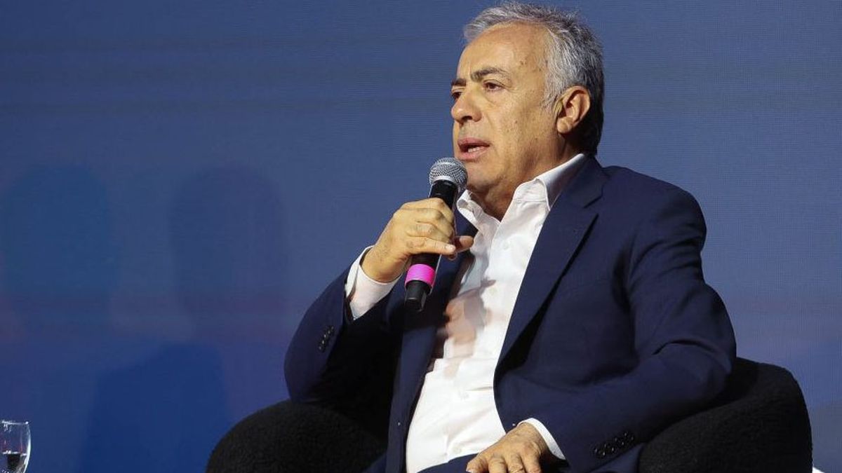 Alfredo Cornejo lanzó una serie de definiciones en conferencia de prensa. Alfredo Cornejo lanzó una serie de definiciones en conferencia de prensa.