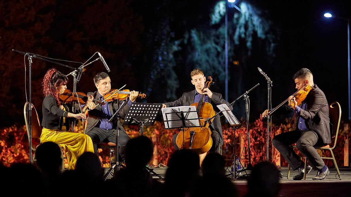 La "Juvenil" no estuvo sola en el festival de Música Clásica por los Caminos del Vino en Las Heras sino que tuvo como invitado especial al joven cuarteto Ambar.
