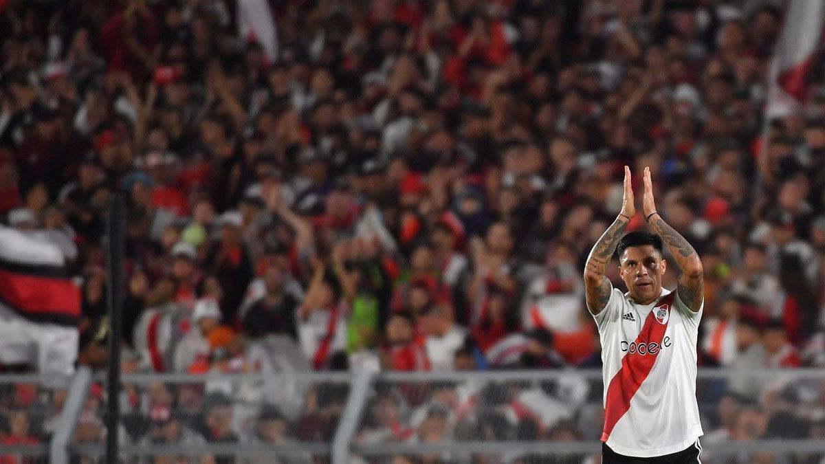 Los hinchas de River le cantaron a los de Boca antes del Superclásico.