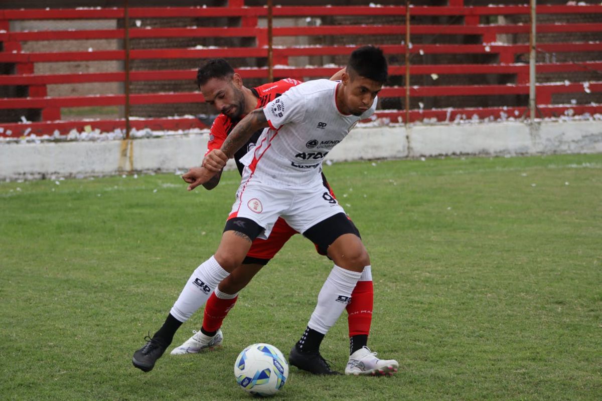 Atlético San Martín y Huracán Las Heras igualaron.