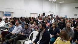 Agmer emplazó al Gobierno a presentar una nueva oferta o irá a un paro de 48 horas Agmer emplazó al Gobierno a presentar una nueva oferta o irá a un paro de 48 horas