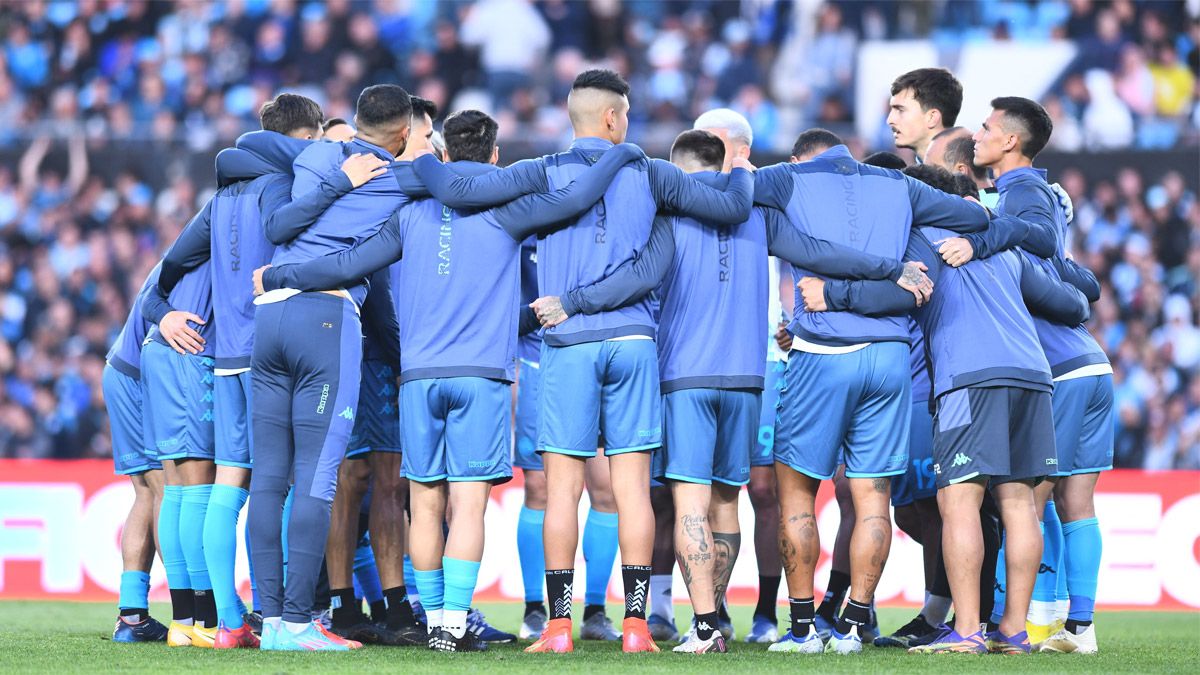 Racing intentará superar el martes a Lanús para poner en aprietos a Boca, que tiene un partido más por jugar que la Academia.