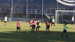 Newells entrenó en el Bautista Gargantini