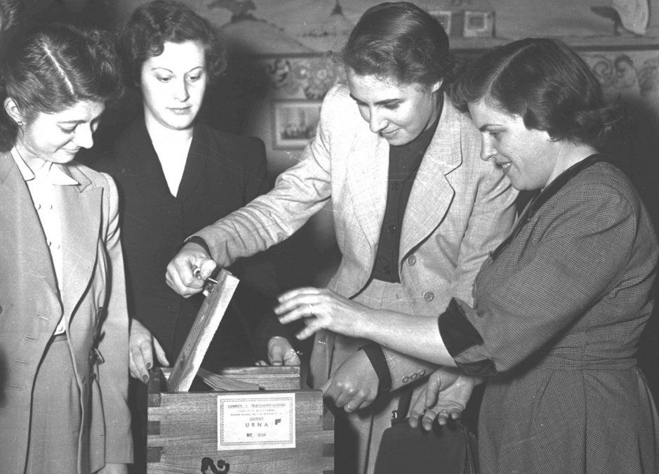 Mujeres En La Historia La Defensora Del Voto Femenino