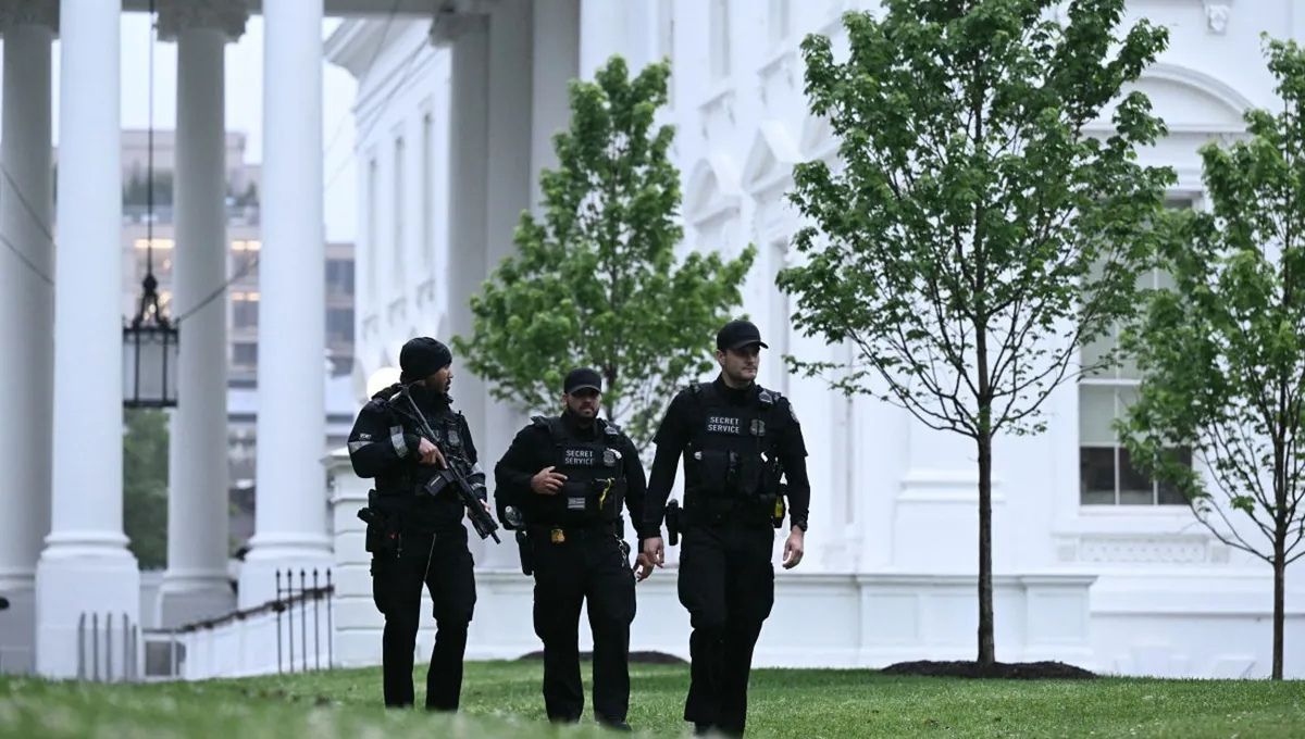 ¿Quién es el hombre que disparó en la Casa Blanca?