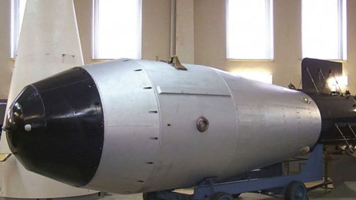 Какая бомба мощнее водородной. Ан602 царь-бомба. Водородная бомба РДС-6. Ан602 термоядерная бомба — «царь-бомба» (58,6 мегатонн). Царь бомба СССР.