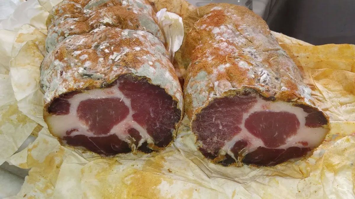 Por su sabor, esta bondiola es de las más elaboradas por los amantes de los fiambres caseros. Por su sabor, esta bondiola es de las más elaboradas por los amantes de los fiambres caseros.