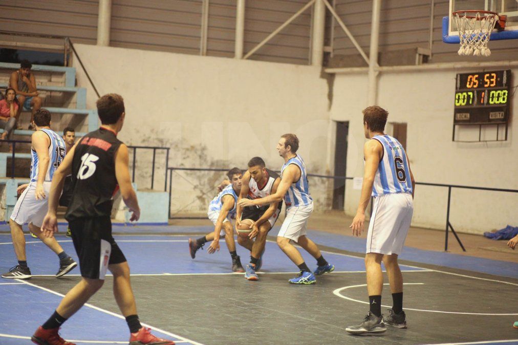 Por un lugar en los play off: Deportivo recibe a San Carlos