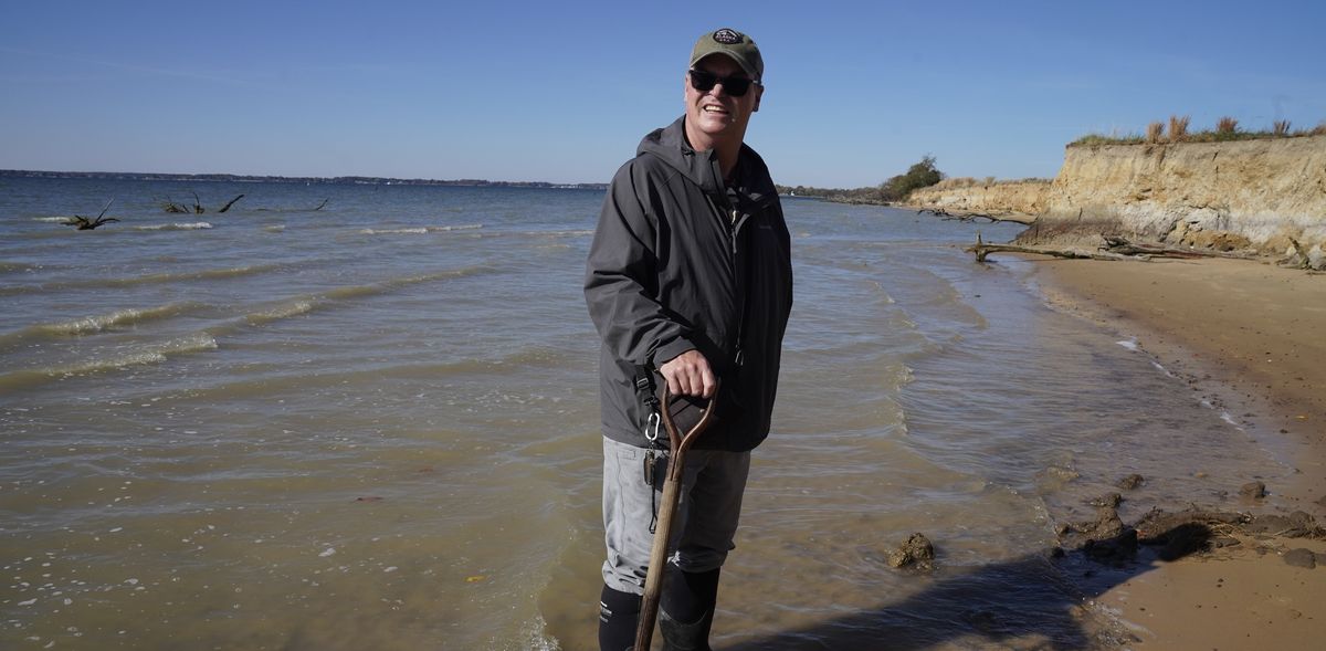 Parsons lleva buscando objetos una década.