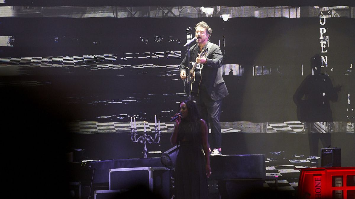 El guatemalteco hizo vibrar el estadio con clásicos como