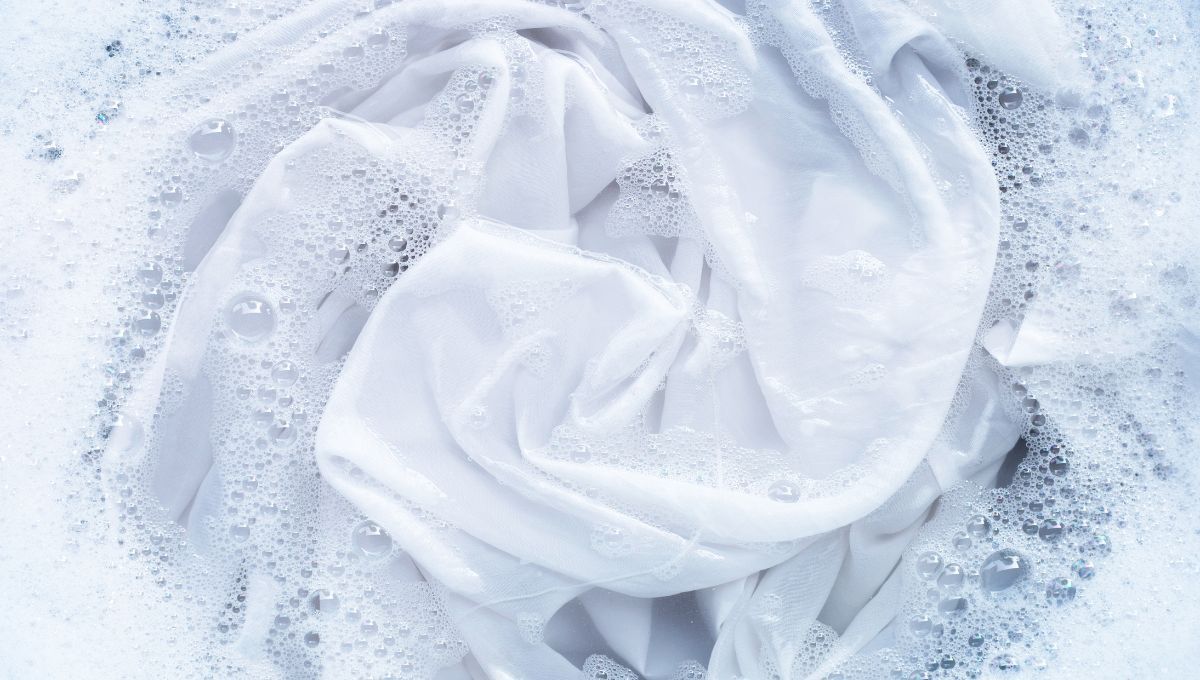 Existen diversos ingredientes o elementos que son ideales para blanquear la ropa como el vinagre o el bicarbonato de sodio. Existen diversos ingredientes o elementos que son ideales para blanquear la ropa como el vinagre o el bicarbonato de sodio. 