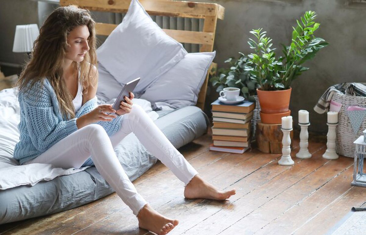 Son muchas las personas que prefieren estar descalzas en su casa. Pero es recmendable usar otro calzado diferente al que se usa en la calle. Son muchas las personas que prefieren estar descalzas en su casa. Pero es recmendable usar otro calzado diferente al que se usa en la calle.