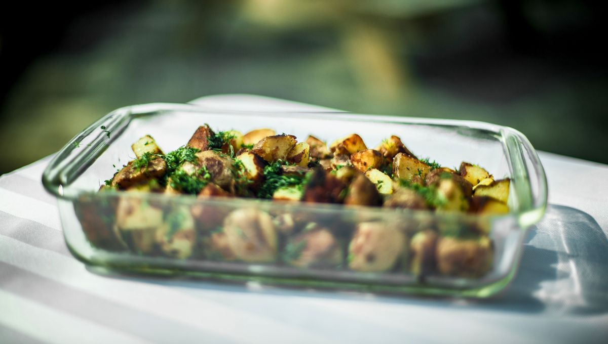 El vidrio y el metal retienen menos la grasa y se pueden limpiar más fácilmente. El vidrio y el metal retienen menos la grasa y se pueden limpiar más fácilmente.