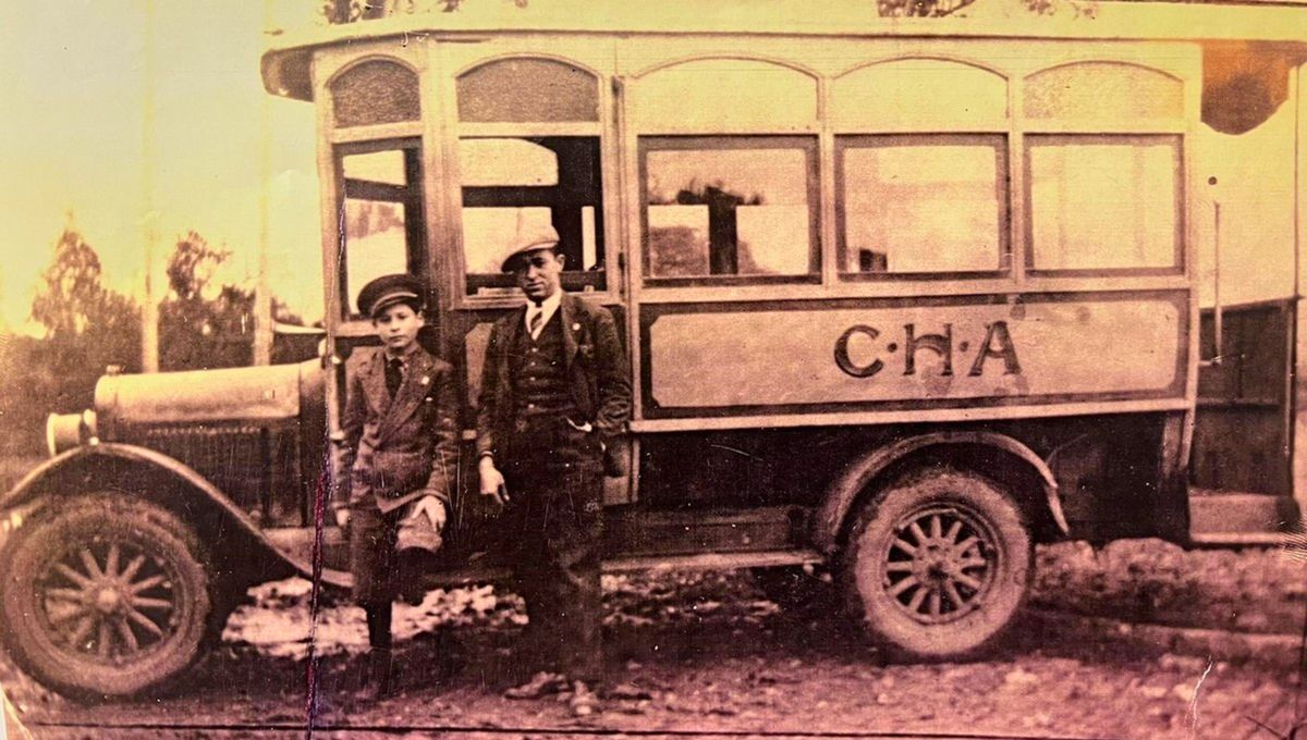 Los colectivos cambiaron y evolucionaron hasta ser lo que hoy conocemos.  Los colectivos cambiaron y evolucionaron hasta ser lo que hoy conocemos. 