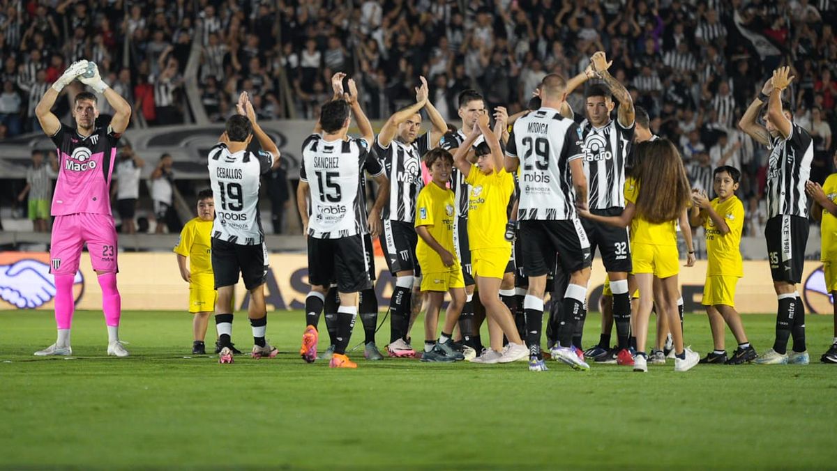 Gimnasia y Esgrima recibe a Independiente de Avellaneda en el Legrotaglie: probables formaciones y TV