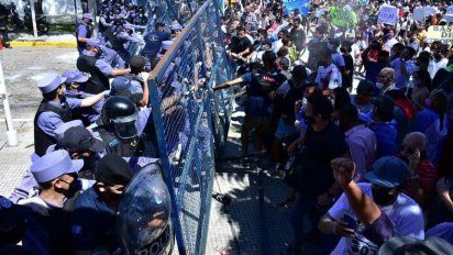 Hubo enfrentamientos entre la policía y los manifestantes en Formosa.
