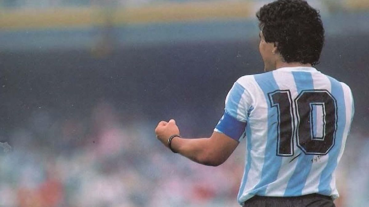 Maradona y el 10, el número que lo acompañó siempre.