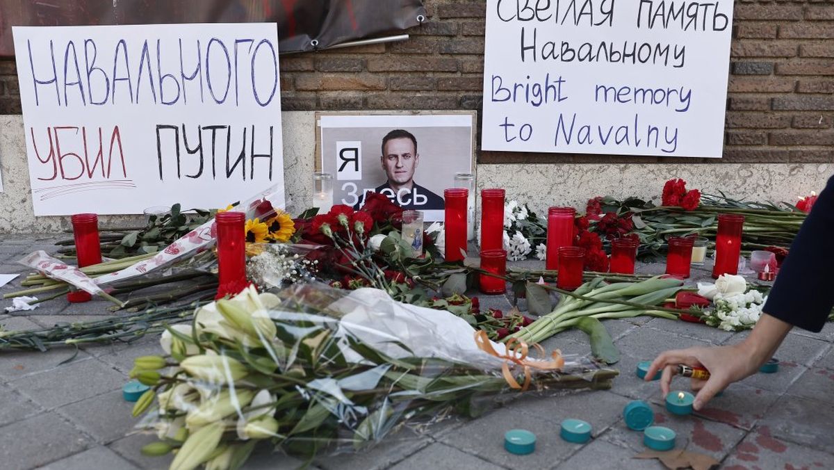 En distintas ciudades de Rusia se repiten homenajes al opositor ruso que murió en una cárcel del Ártico En distintas ciudades de Rusia se repiten homenajes al opositor ruso que murió en una cárcel del Ártico