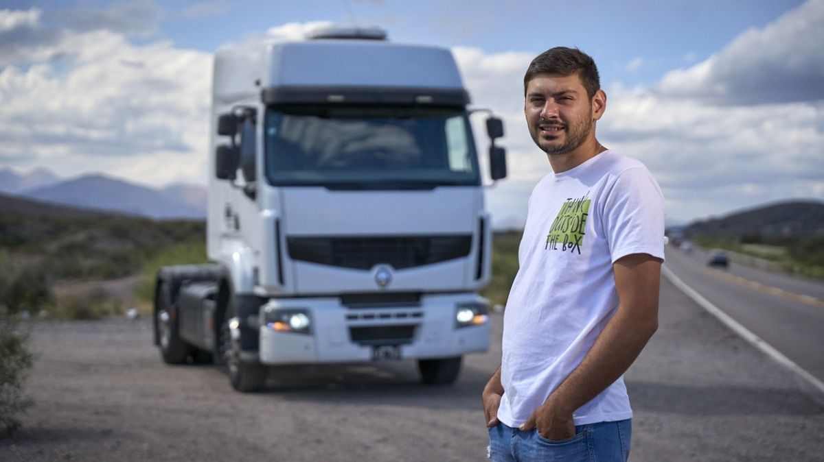 Facundo Mirabile, camionero. Facundo Mirabile, camionero.