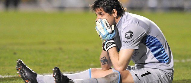 Agustín Orión lesionó a Leandro Paredes y no quedó una buena relación