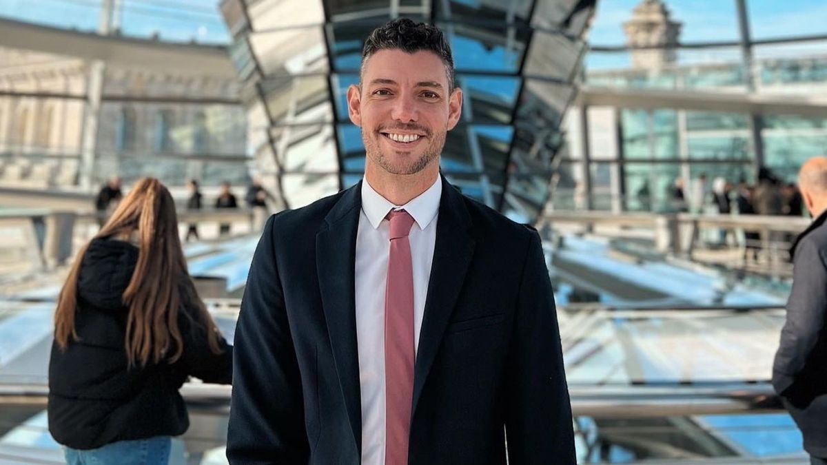 "Todos a favor de derogar el impuesto compulsivo de la COVIAR", asegura Damián Arabia, autor del proyecto. "Todos a favor de derogar el impuesto compulsivo de la COVIAR", asegura Damián Arabia, autor del proyecto.