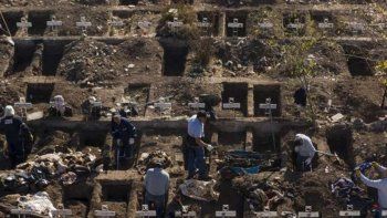 Se preparan para lo peor: en Santiago de Chile cavaron y prepararon más de 2.000 tumbas