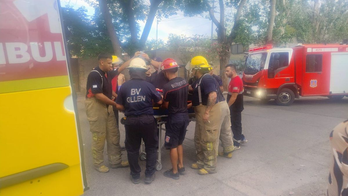 El niño de 9 años fue sacado de manera segura por los Bomberos y trasladado en ambulancia al Hospital Notti. El niño de 9 años fue sacado de manera segura por los Bomberos y trasladado en ambulancia al Hospital Notti.