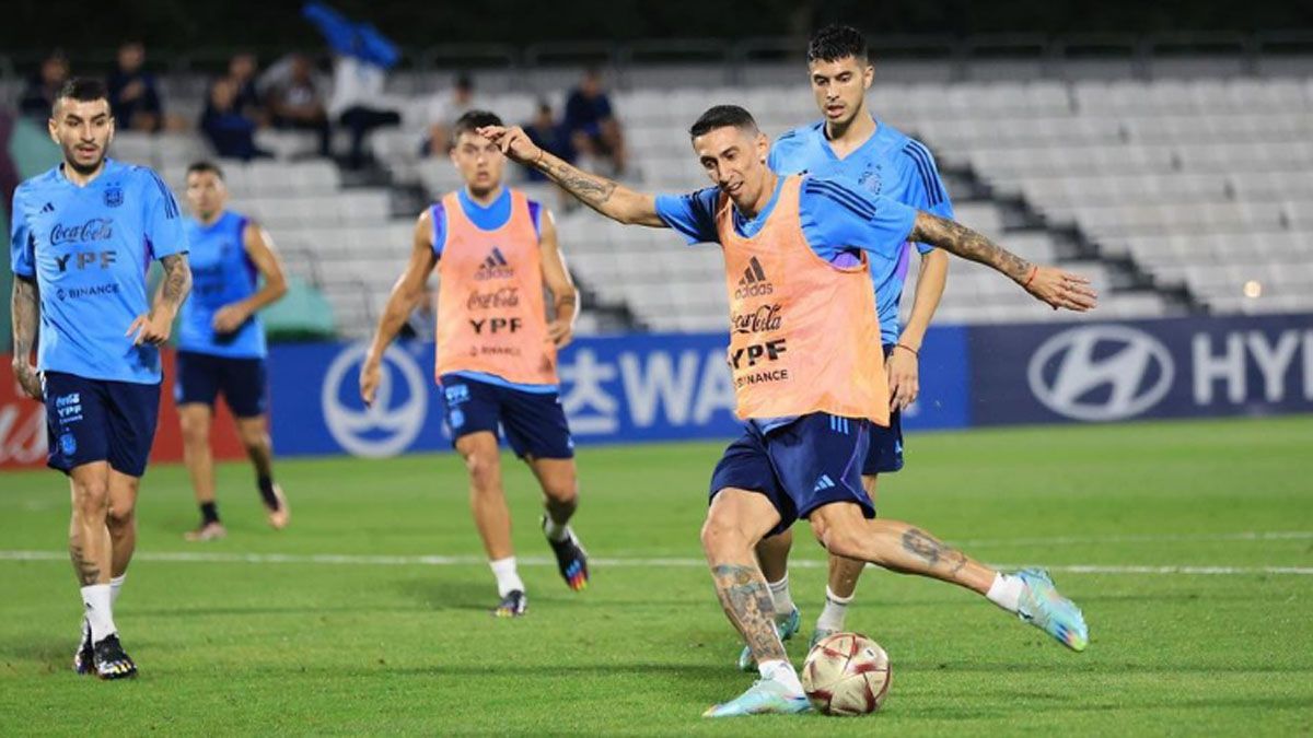 Ángel Di María se mostró pleno en el entrenamiento de la Selección argentina