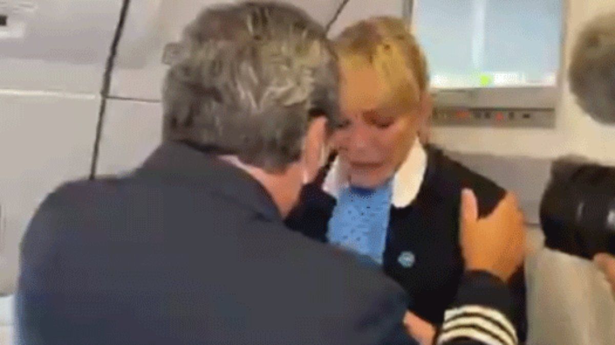 La emoción de Mónica, parte de la tripulación que trajo la vacuna rusa