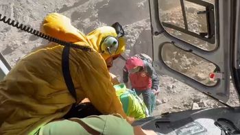 La maniobra pocas veces vista con la que evacuaron a un guía de montaña en el Aconcagua 