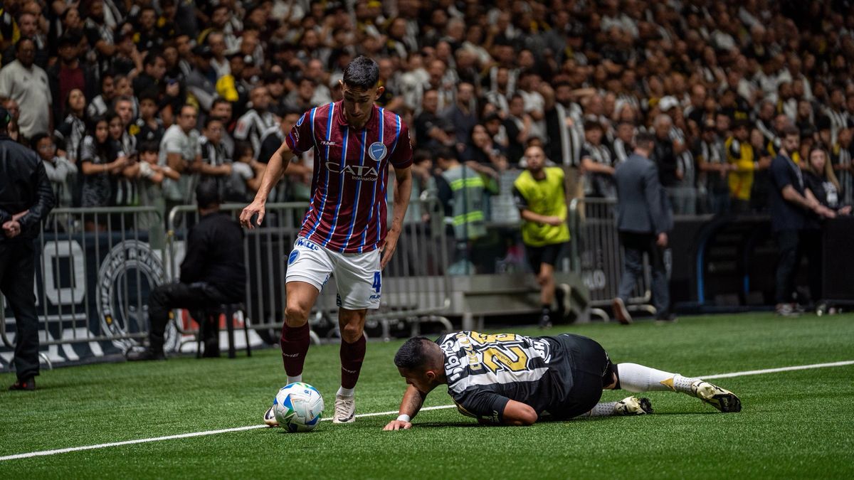 Godoy Cruz hizo un buen partido, pero no pudo con el Atlético Mineiro en la ida de la Copa Sudamericana.