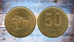 La típica moneda argentina de 50 centavos