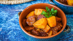 Papas a la riojana, la receta tradicional de un alimento encantador de España.