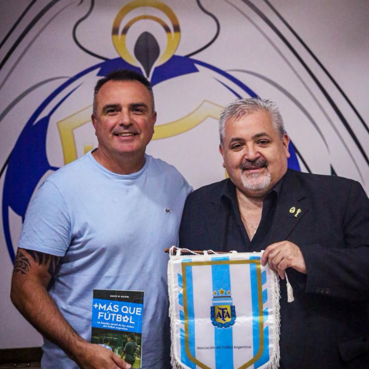 Diego Reyes y Dante Majori en la presentaci&oacute;n y lanzamiento realizado en la sede de la Liga Mendocina de F&uacute;tbol.