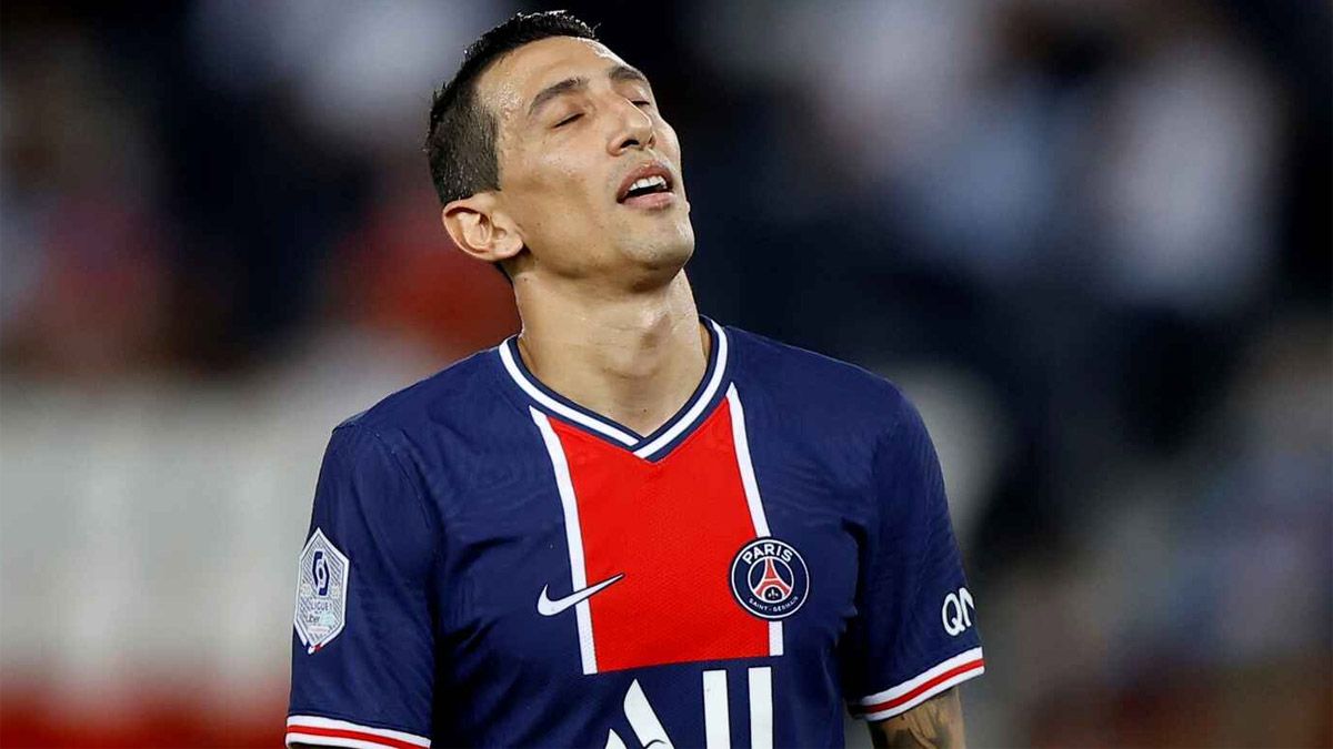 ¡Pobre! Ángel Di María la está pasando mal con su lesión.