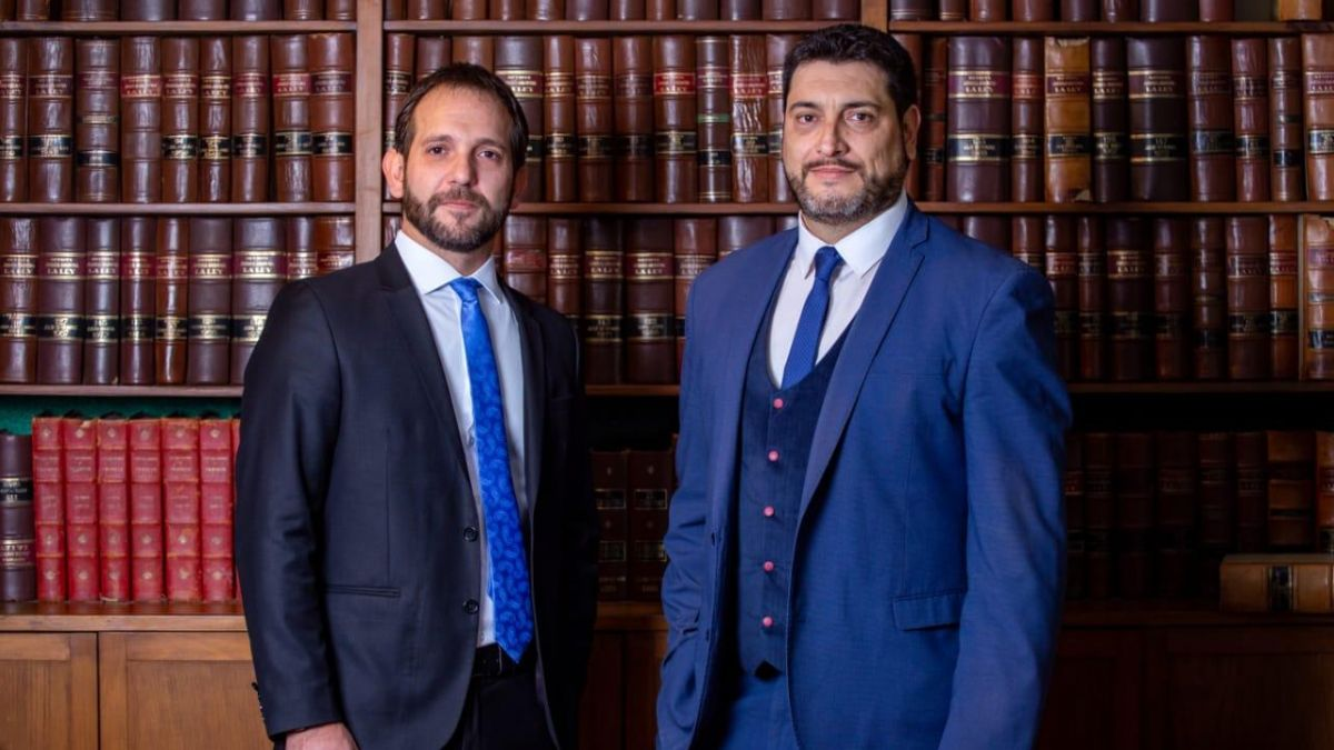 Agustín Magdalena y Cristian Vaira Leyton, abogados de la denunciante.