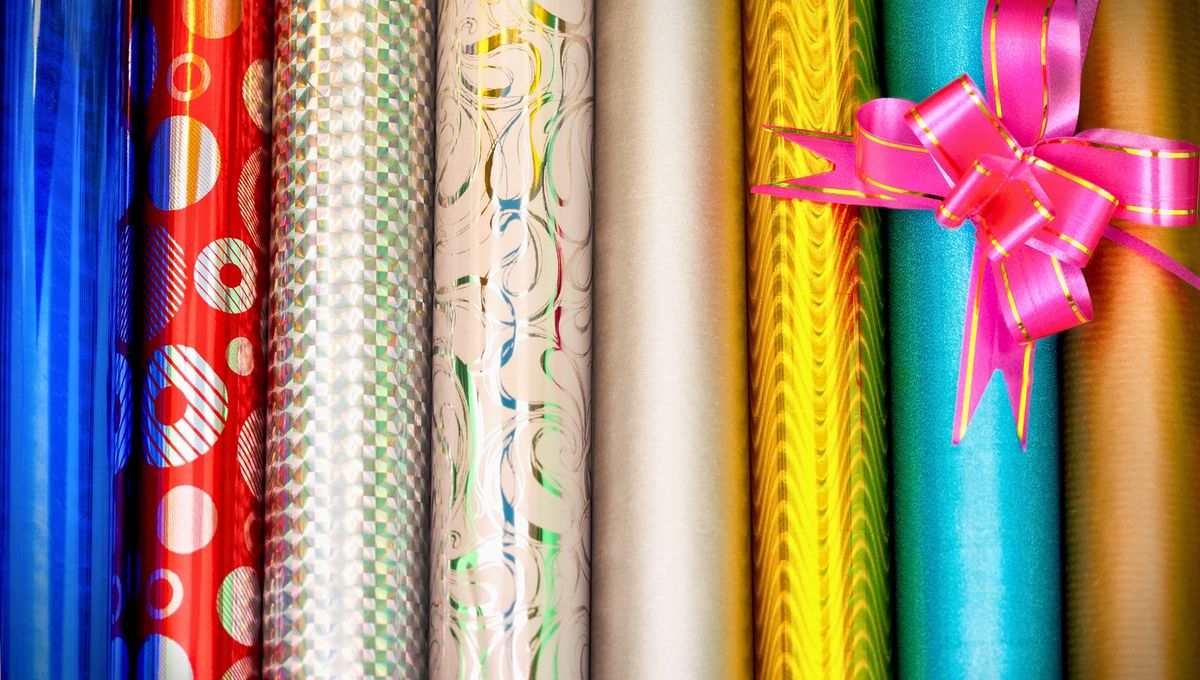 El papel es un material reciclable y reutilizable. Por eso, si te sobro de algún regalo o te dieron una bolsa de regalos, no los tires. Son un tesoro. El papel es un material reciclable y reutilizable. Por eso, si te sobro de algún regalo o te dieron una bolsa de regalos, no los tires. Son un tesoro.