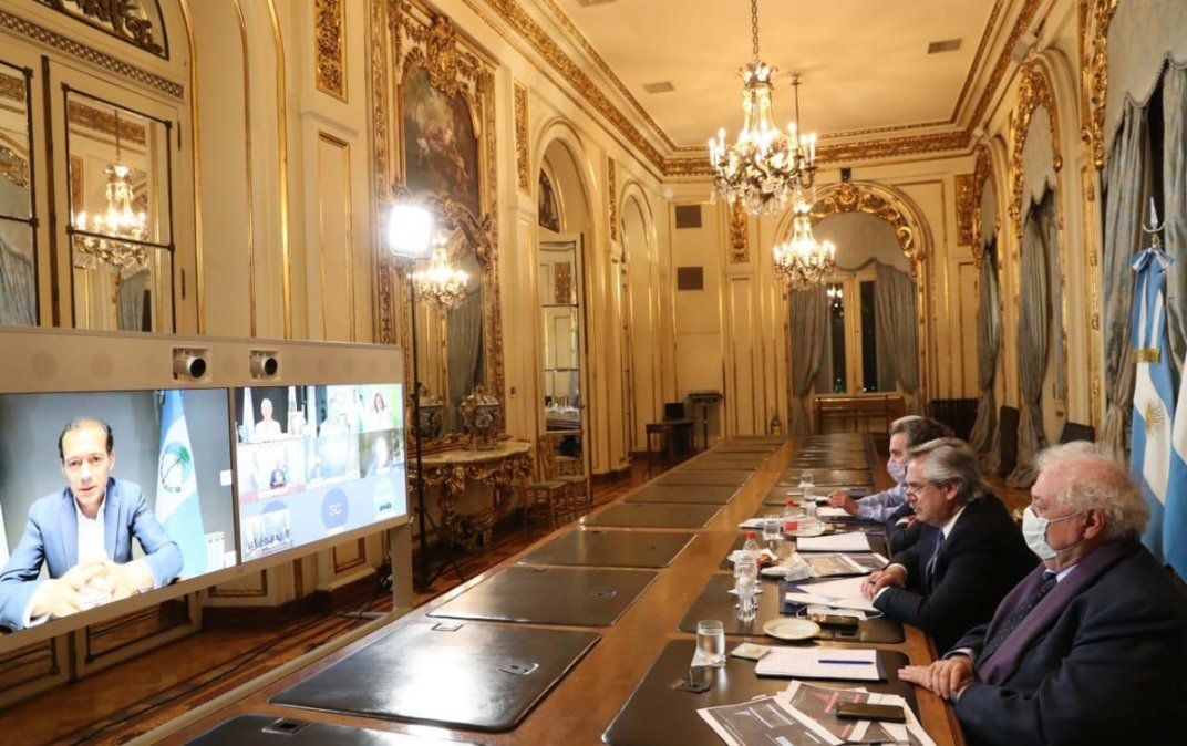 Reunión virtual. Alberto Fernández dialogó con 8 gobernadores, incluido Rodolfo Suarez.
