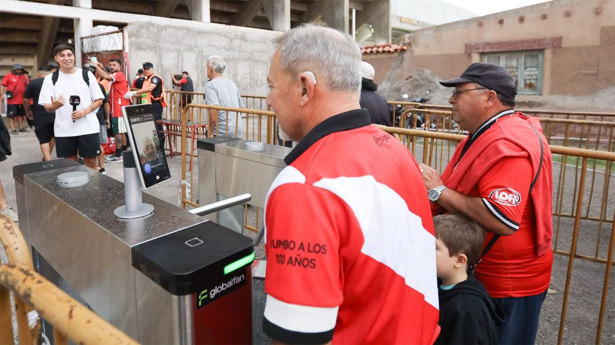 Deportivo Maipú inauguró el sistema de reconocimiento facial.