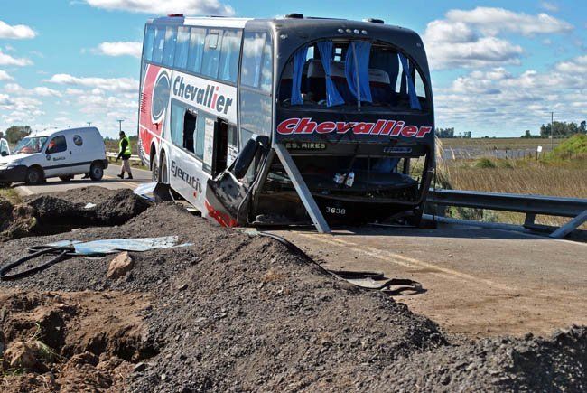 Un micro que venía a San Rafael se accidentó en La Pampa