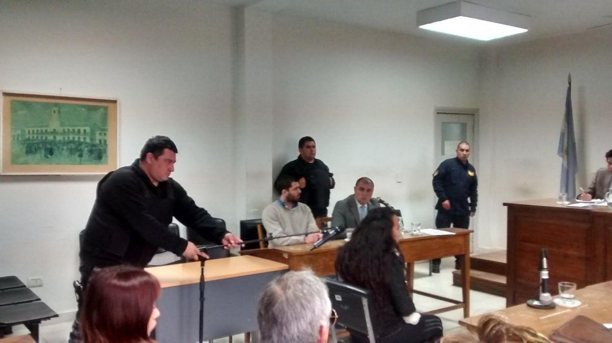 En un clima tenso empezó el juicio por la muerte de Gastón López de un botellazo en la cabeza