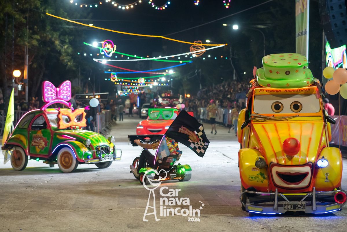Una postal de los carnavales artesanales de Lincoln, en Buenos Aires. Una postal de los carnavales artesanales de Lincoln, en Buenos Aires.