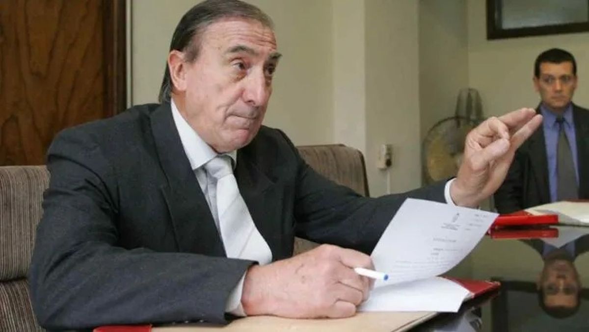 El juez Comeglio presidió el Tribunal que condenó a Ferreyra Bazán a perpetua con reclusión por tiempo indeterminado en 1994. El juez Comeglio presidió el Tribunal que condenó a Ferreyra Bazán a perpetua con reclusión por tiempo indeterminado en 1994.